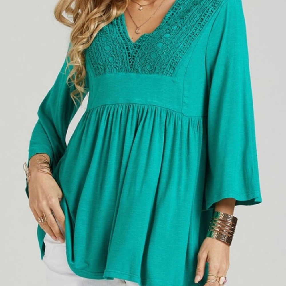 Beautiful Suzanne Betro Summer Blouse